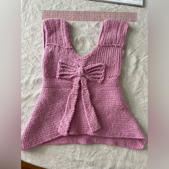Pink Knitted Sleeveless Top/Vest with Bow - Picture 6 of 7